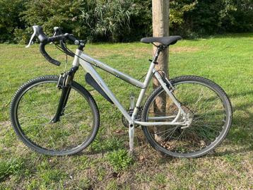 Dames Gravelbike Gazelle 3x8 versnellingen beschikbaar voor biedingen