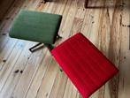 2 Hulshoff Design Hockers - Groen & Rood, Ophalen, Minder dan 50 cm, Gebruikt, Metaal