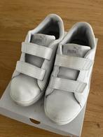 Puma sneakers wit mt.35 alleen voor gym binnen gebruikt!, Schoentjes, Jongetje of Meisje, Puma, Ophalen of Verzenden