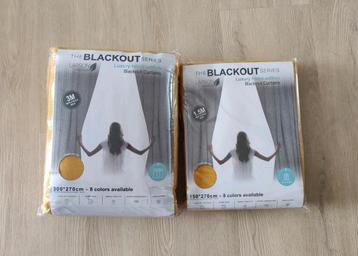 Okergele gordijnen van Blackout beschikbaar voor biedingen