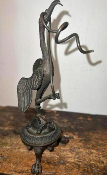Antiek bronzen chinese kraanvogel staand op schildpad 25 cm beschikbaar voor biedingen
