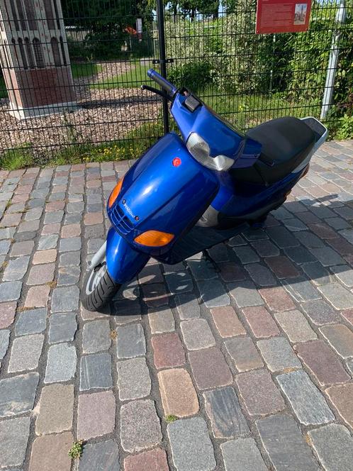 Nette type 3 70cc op brom, Fietsen en Brommers, Scooters | Piaggio, Zip, Ophalen