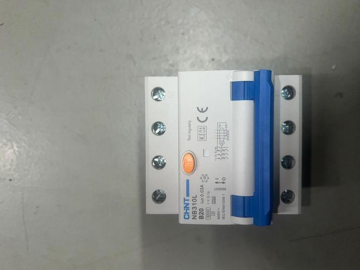 3 fase B20 CHiNT aardlekautomaten, Doe-het-zelf en Verbouw, Elektra en Kabels, Nieuw, Overige typen, Ophalen of Verzenden