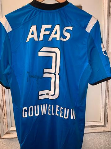 Under Armour AZ Gouweleeuw Voetbalshirt Gesigneerd maat M beschikbaar voor biedingen