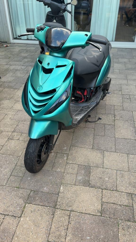 Zip 70cc, Fietsen en Brommers, Scooters | Piaggio, Gebruikt, Zip, Maximaal 45 km/u, Tweetakt, Ophalen