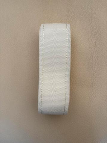 Sierband gebroken wit vintage beschikbaar voor biedingen