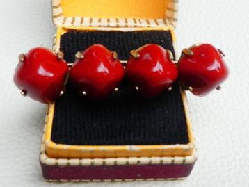 Antieke broche beschikbaar voor biedingen