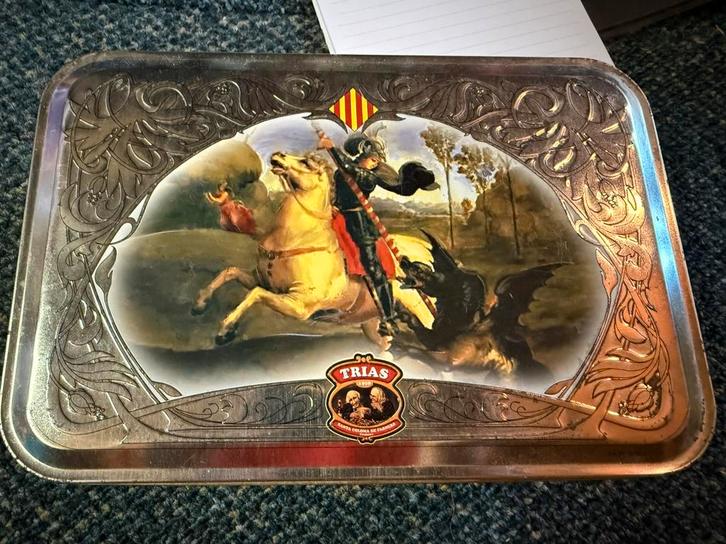 Blik trommel Joris en de draak Spaans Trias 1908, Verzamelen, Blikken, Gebruikt, Overige, Ophalen of Verzenden