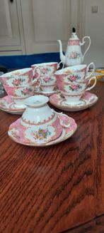 Royal Albert Lady Carlyle, Antiek en Kunst, Antiek | Servies compleet, Ophalen of Verzenden