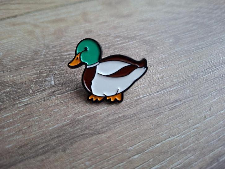 1 mooie pin van een eend te koop, Verzamelen, Speldjes, Pins en Buttons, Nieuw, Speldje of Pin, Dier of Natuur, Ophalen of Verzenden