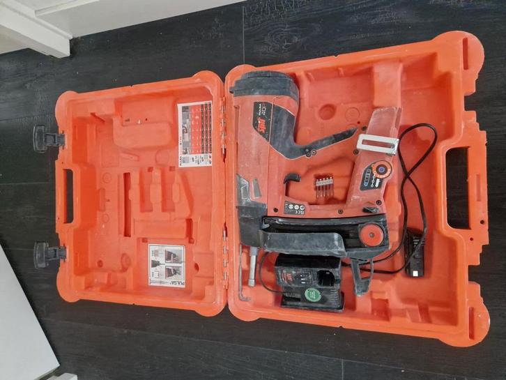 2x Weinig gebruikte Spit 40p+ gasschiethamer nagelapparaat, Doe-het-zelf en Verbouw, Gereedschap | Boormachines, Zo goed als nieuw