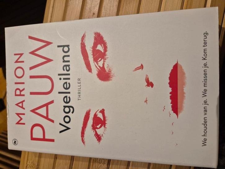 Marion Pauw - Vogeleiland, Boeken, Thrillers, Zo goed als nieuw, Ophalen of Verzenden