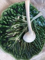Franse brocante barbotine salade schaal koolblad kool, Ophalen of Verzenden