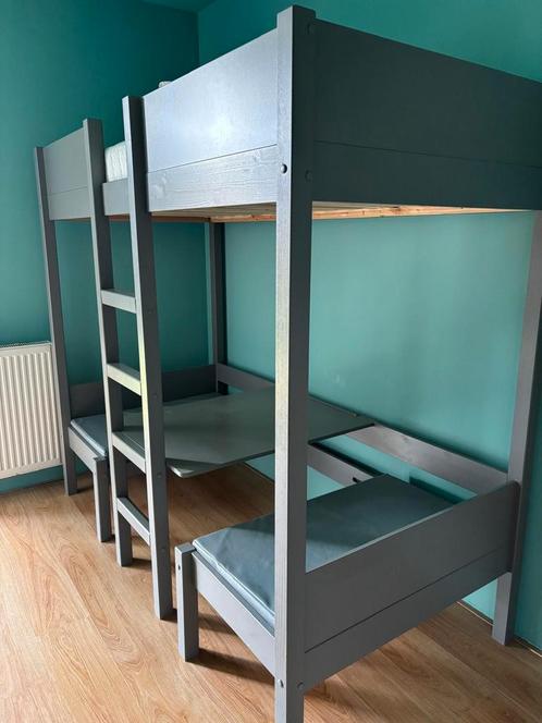 Hoogslaper 90 bij 200 cm, nauwelijks gebruikt, Kinderen en Baby's, Kinderkamer | Stapelbedden en Hoogslapers, Zo goed als nieuw
