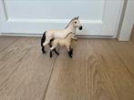 Schleich hannoveraan ruin en veulen, Ophalen of Verzenden, Zo goed als nieuw, Paard, Beeldje of Figuurtje
