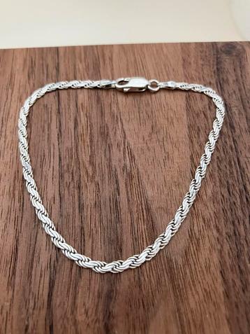 Zilveren armband beschikbaar voor biedingen