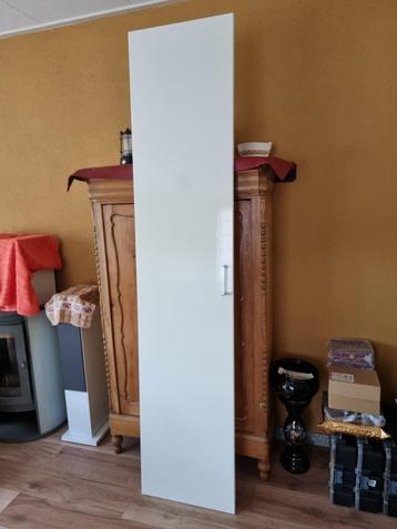 Hoogglans witte pax kastdeur met handgreep 236 x 50 cm beschikbaar voor biedingen