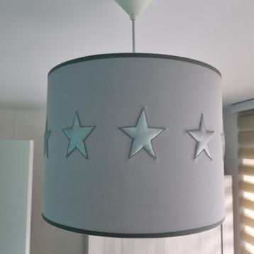 Leuke kinderlamp met sterren beschikbaar voor biedingen