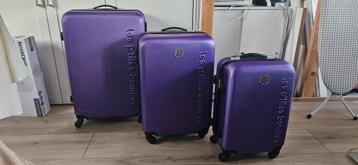 Kofferset 3-delig met uittrekbaar handvat en draaiwielen beschikbaar voor biedingen