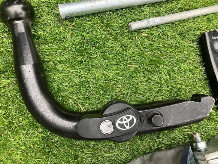 Originele afneembare trekhaak Toyota Previa II (2000-2006), Auto-onderdelen, Trekhaken, Gebruikt, Ophalen