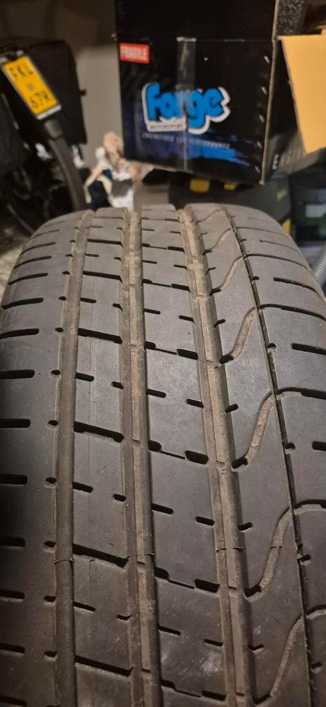 1 band Pirelli P Zero 255 40 21inch, Auto-onderdelen, Banden en Velgen, Band(en), Zomerbanden, 21 inch, 255 mm, Personenwagen
