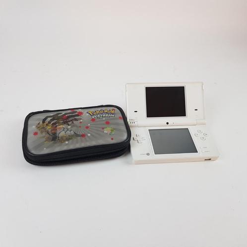 Nintendo Dsi wit + pokemon hoes || Nu voor €69.99!!, Spelcomputers en Games, Games | Nintendo DS, Zo goed als nieuw, Role Playing Game (Rpg)