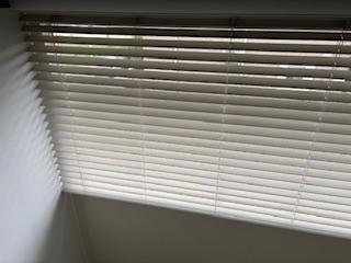 Luxaflex lamellen. Roomwit, Huis en Inrichting, Stoffering | Gordijnen en Lamellen, Gebruikt, 150 tot 200 cm, 200 cm of meer, Wit