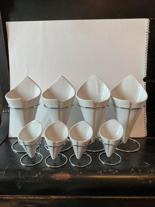 4 x punt zak patat, zakje friet van wit porselein + 4 x mayo, Huis en Inrichting, Woonaccessoires | Overige, Ophalen of Verzenden