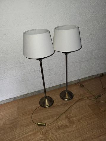 2 witte schemerlampjes beschikbaar voor biedingen