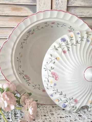 Engelse terrine dekschaal Johnson Brothers  beschikbaar voor biedingen