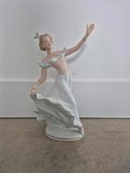 Porseleinen beeldje van een danseres, Verzamelen, Beelden en Beeldjes, Ophalen