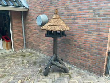 Kwaliteits vogelhuis beschikbaar voor biedingen