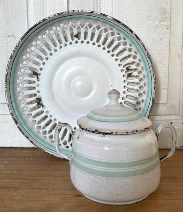 Emaille oude Franse suikerpot wit met mint groen beschikbaar voor biedingen
