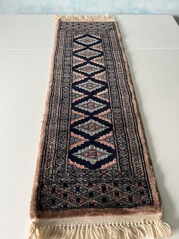 Originele Perzisch Bouchara tapijt in nieuwe staat 85x28 cm beschikbaar voor biedingen
