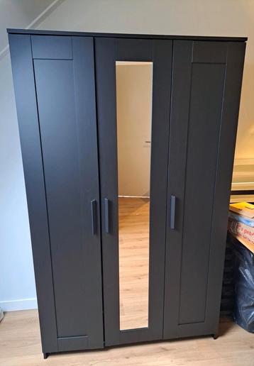 Grote kledingkast met spiegeldeur (ikea brimnes) beschikbaar voor biedingen