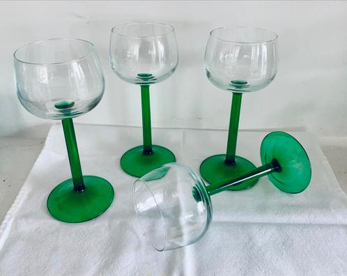 4 wijn glaasjes dessert glazen France MCM, Verzamelen, Glas en Borrelglaasjes, Zo goed als nieuw, Frisdrankglas, Ophalen of Verzenden