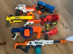 11 nerf geweren met veel pijlen en balletjes, Ophalen of Verzenden, Zo goed als nieuw
