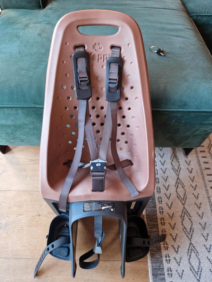 Fietsstoeltje Thule Yepp Maxi Easyfix achterzitje bruin, Fietsen en Brommers, Fietsaccessoires | Fietsstoeltjes, Gebruikt, Ophalen