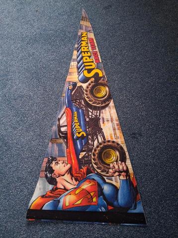 Superman Race Team vlag beschikbaar voor biedingen