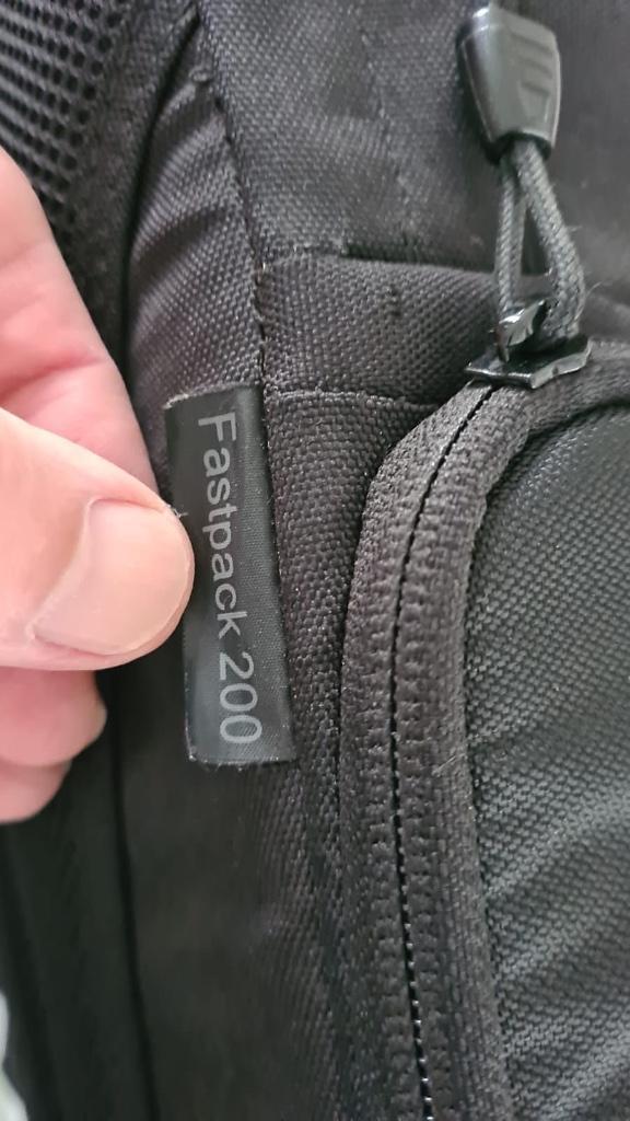 Lowepro Fastpack 200 camera tas, in zeer goede staat !, Audio, Tv en Foto, Fotografie | Fototassen, Zo goed als nieuw, Schoudertas