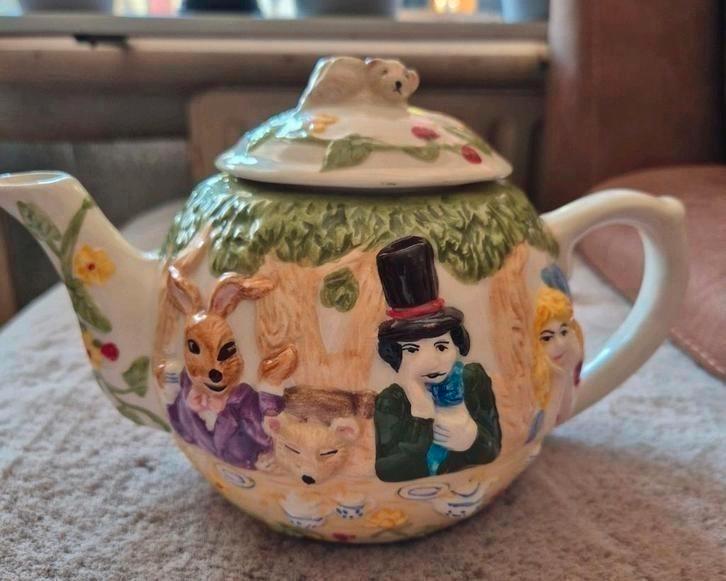 Mad Hatters Tea Party Theepot, Alice in Wonderland, Antiek en Kunst, Antiek | Keramiek en Aardewerk, Ophalen of Verzenden
