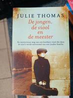 Julie Thomas - De jongen, de viool en de meester, Ophalen of Verzenden, Zo goed als nieuw, Nederland, Julie Thomas