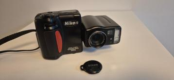 Nikon Coolpix 950 retro digitale camera beschikbaar voor biedingen