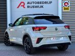 Volkswagen T-Roc 1.5 TSI R-Line Pano/Camera/Matrix, 12 maanden, 1258 kg, 4 cilinders, Alcantara