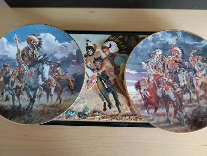 Bordjes met indianen, Verzamelen, Beelden en Beeldjes, Zo goed als nieuw, Overige typen, Ophalen