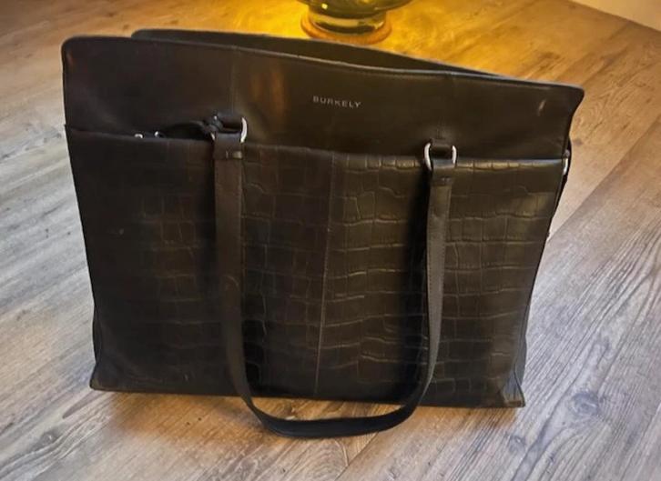 Prijs aangepast: Burkely laptoptas 15,6 inch, Computers en Software, Laptoptassen, Zo goed als nieuw, Aktetas, 15 inch, Ophalen of Verzenden