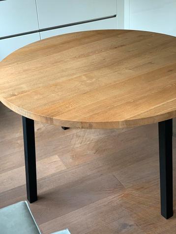 Mooie massieve ronde eettafel 130 cm beschikbaar voor biedingen
