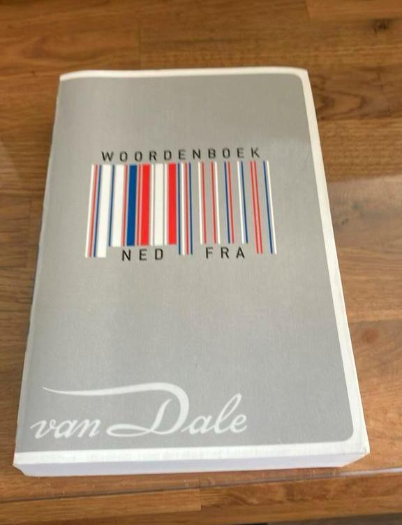 Woordenboek Nederlands-Frans, Boeken, Woordenboeken, Zo goed als nieuw, Nederlands, Van Dale, Ophalen of Verzenden