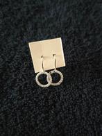 Te koop zilverkleurige oorbellen, hangers., Overige materialen, Hangers, Ophalen of Verzenden, Zo goed als nieuw
