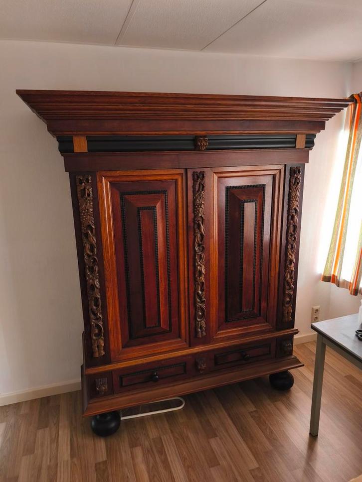 17e eeuwse Nederlandse Rankenkast, Antiek en Kunst, Antiek | Meubels | Kasten, Ophalen